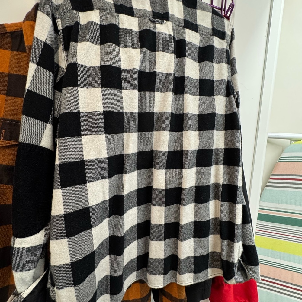 Roots Black and White plaid Men's Shirt - Picture 4 of 5
